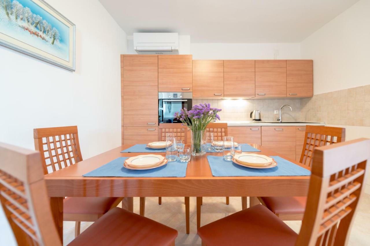 Apartmani Mirta Omiš Dış mekan fotoğraf